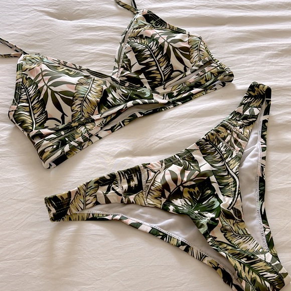 Cabana del Sol Wrap Bikini Set - Green Leaf Pattern - Picture 2 of 10